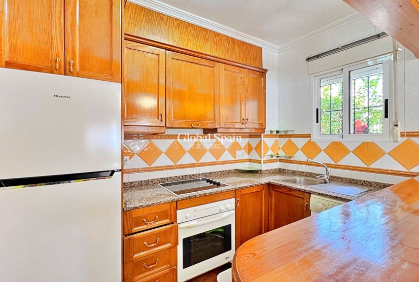 Wederverkoop - Huis -
ORIHUELA COSTA - La Campana