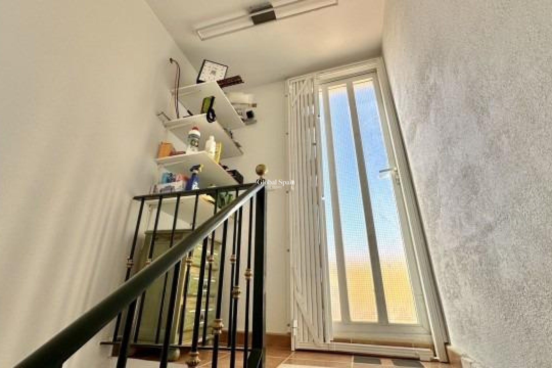 Wederverkoop - Huis -
ORIHUELA COSTA - La Florida