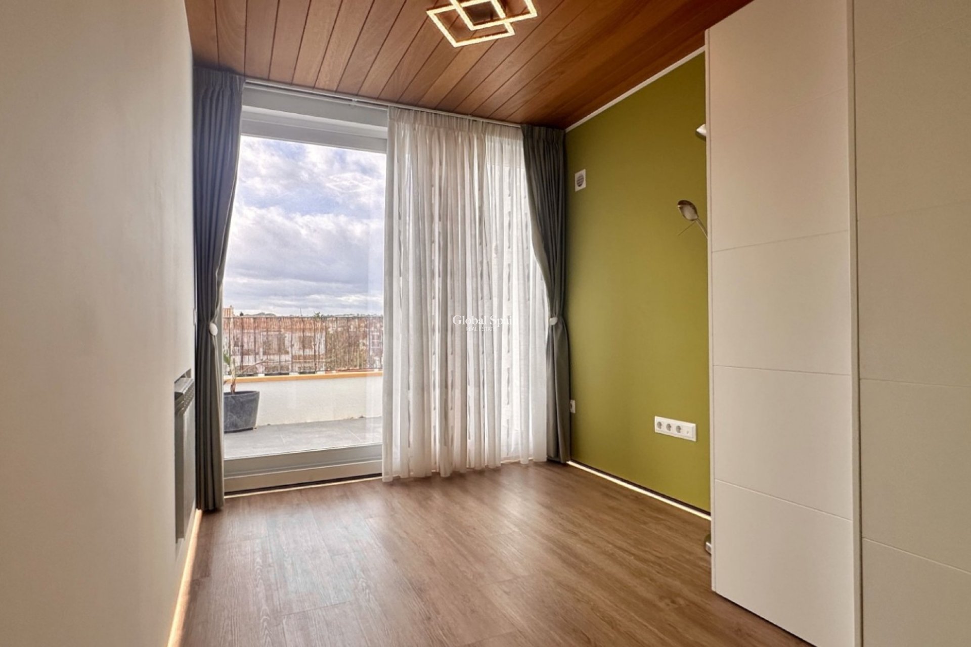 Wederverkoop - HUIS -
ORIHUELA COSTA - La Florida