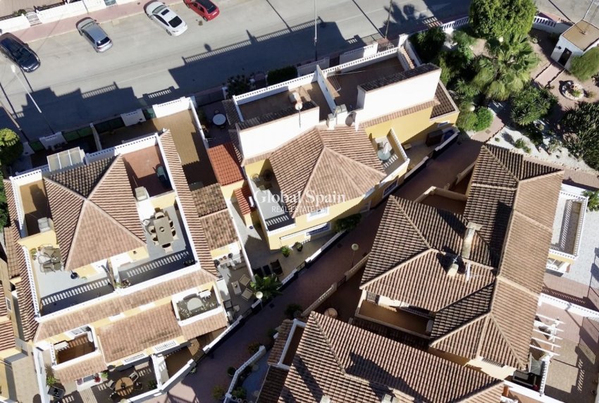 Wederverkoop - HUIS -
ORIHUELA COSTA - La Florida