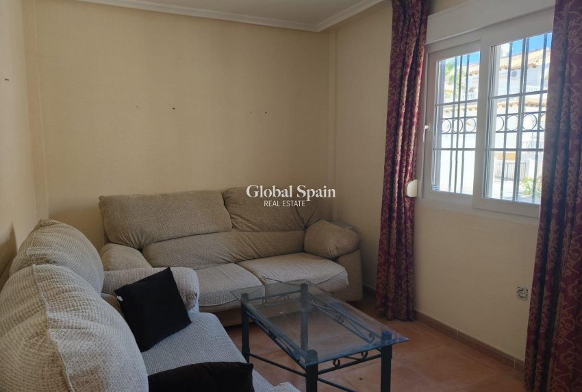 Wederverkoop - HUIS -
ORIHUELA COSTA - La Florida