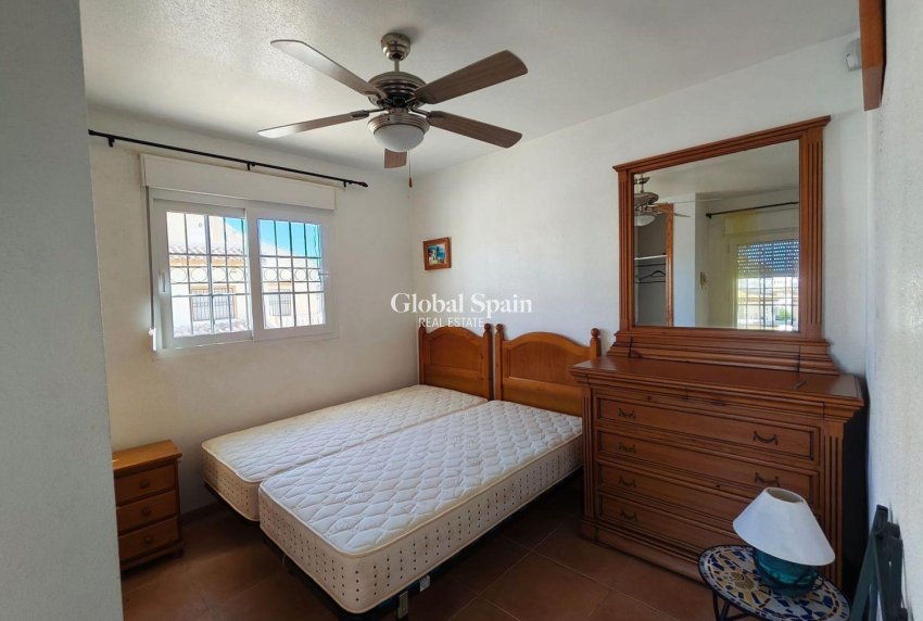 Wederverkoop - HUIS -
ORIHUELA COSTA - La Florida