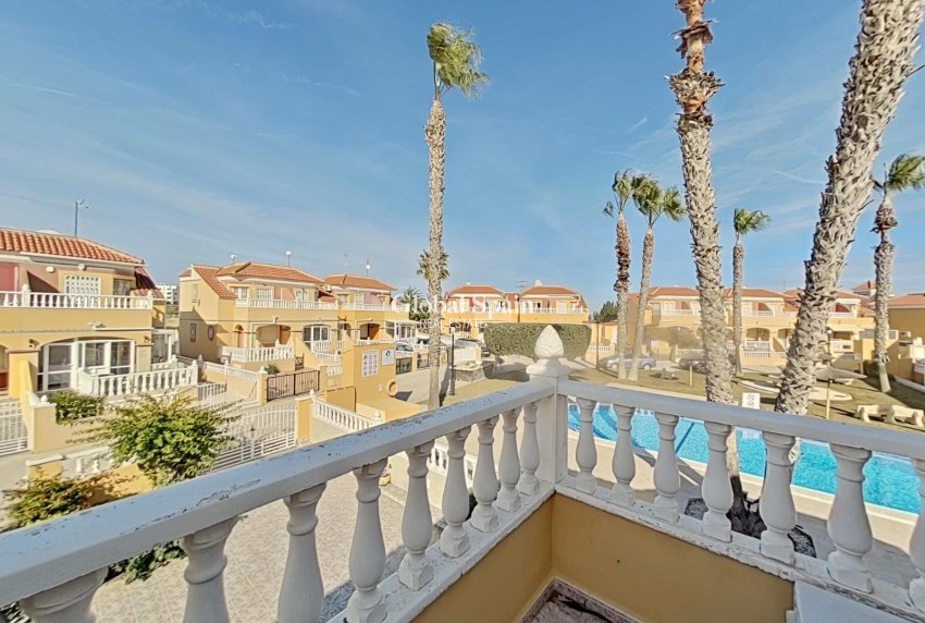 Wederverkoop - HUIS -
ORIHUELA COSTA - La Regia