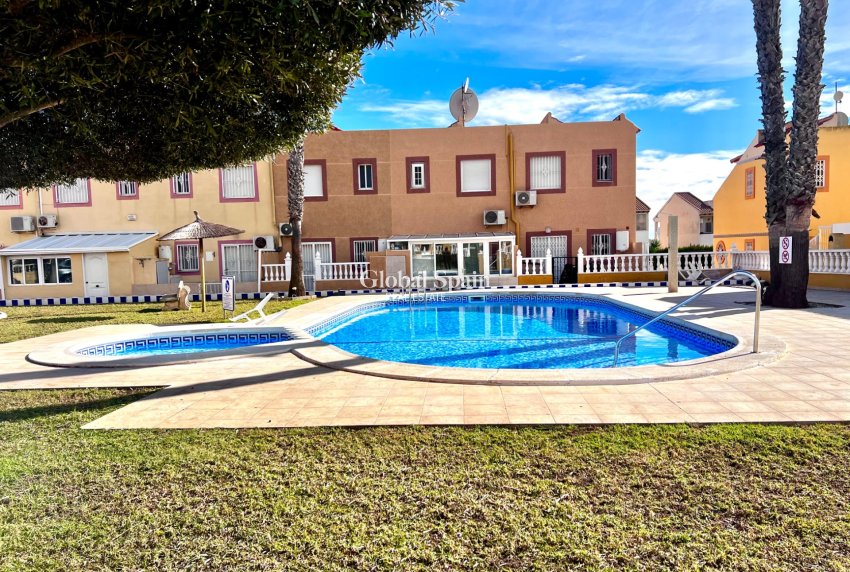 Wederverkoop - HUIS -
ORIHUELA COSTA - La Regia