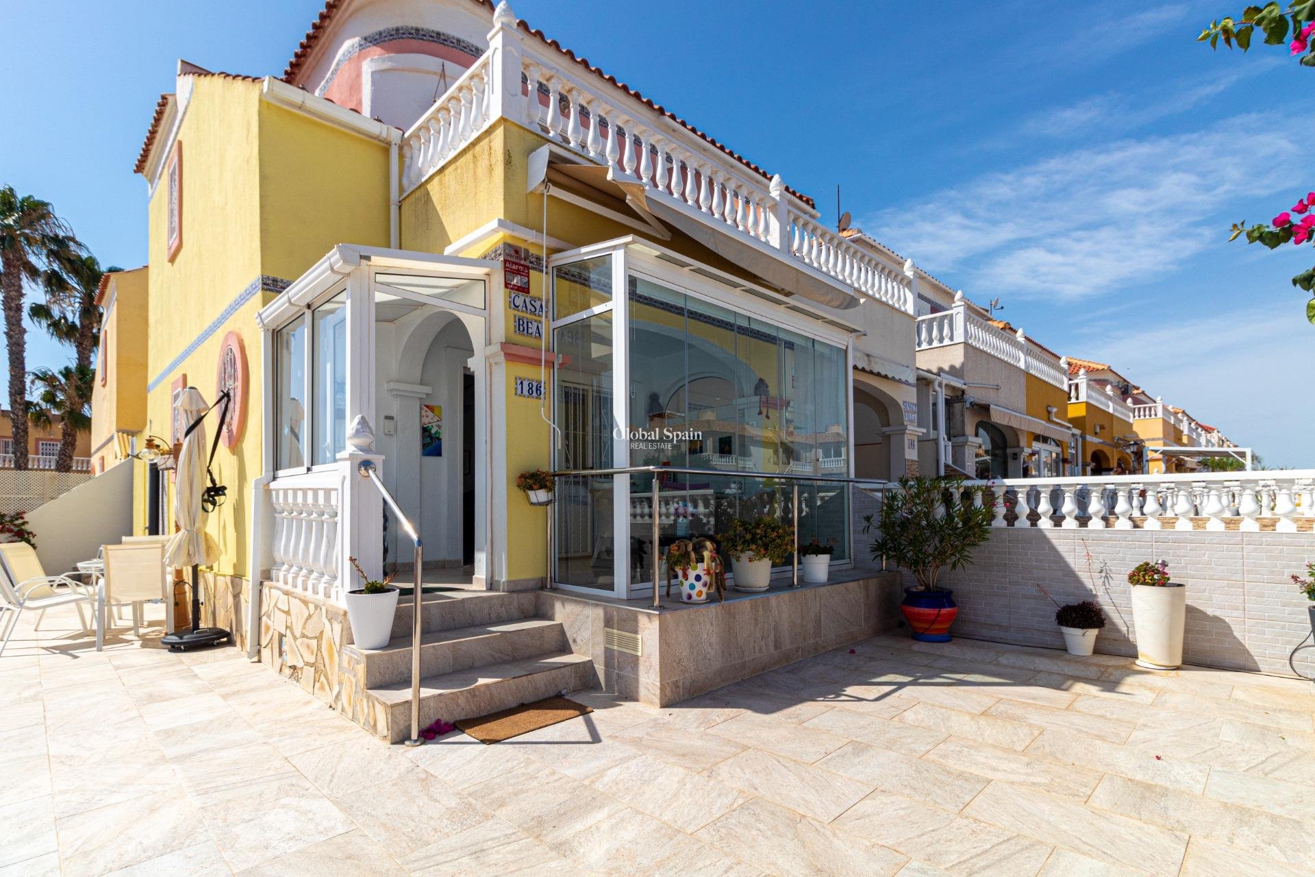 Wederverkoop - HUIS -
ORIHUELA COSTA - La Regia