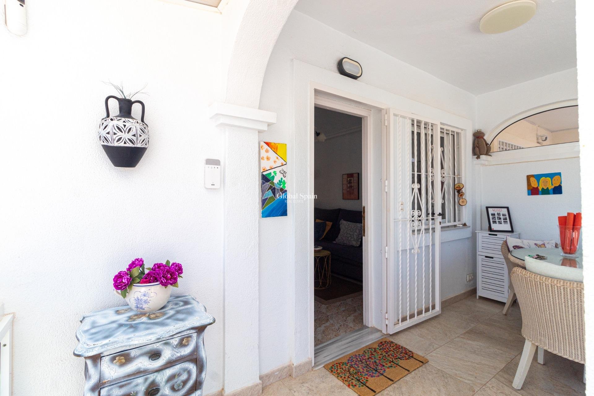 Wederverkoop - HUIS -
ORIHUELA COSTA - La Regia