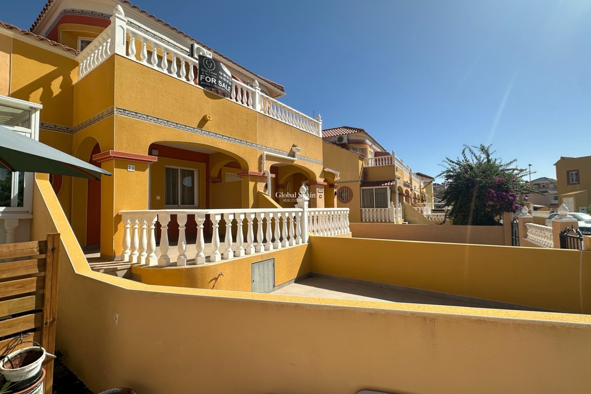 Wederverkoop - HUIS -
ORIHUELA COSTA - La Regia