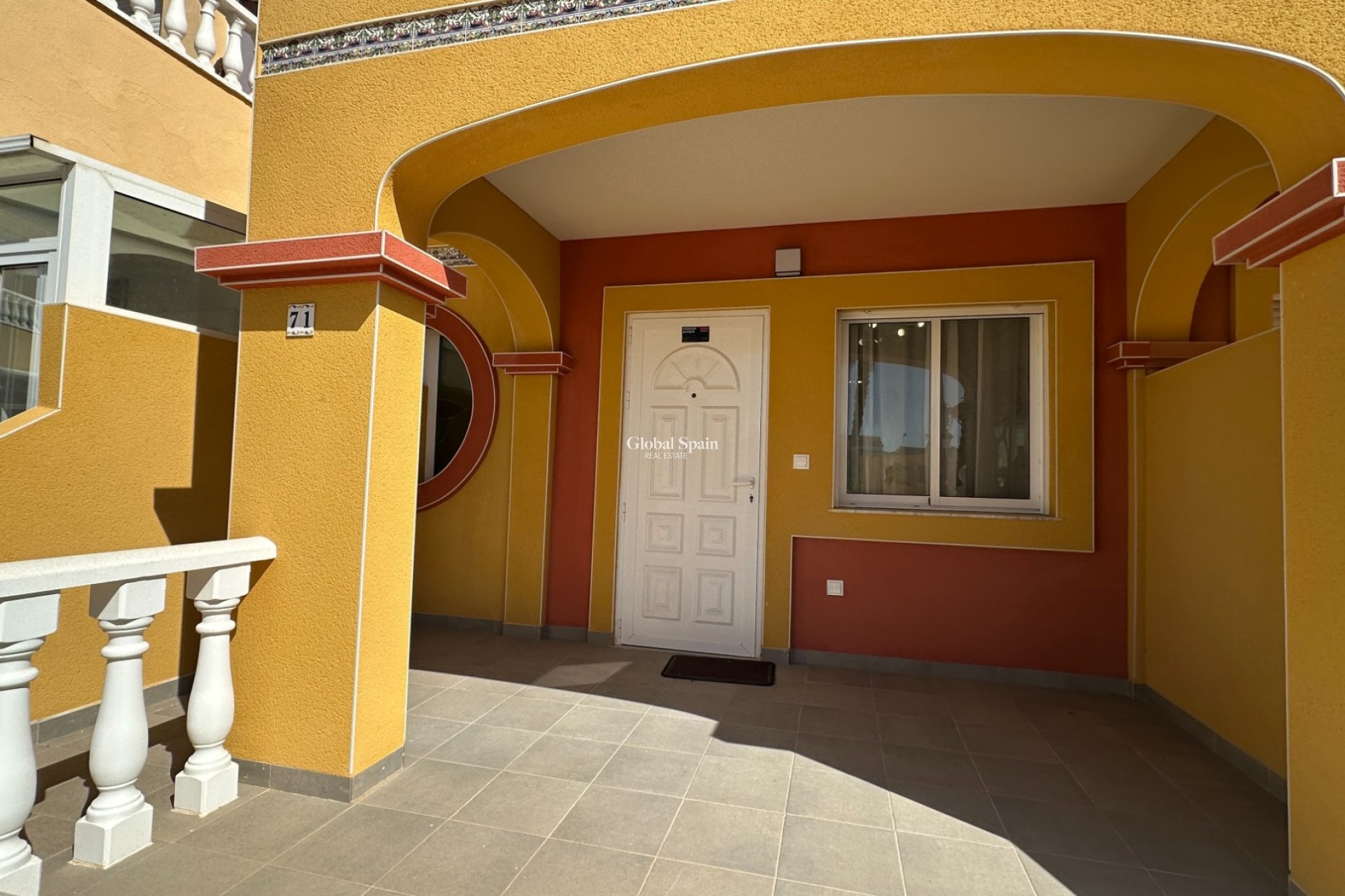 Wederverkoop - HUIS -
ORIHUELA COSTA - La Regia