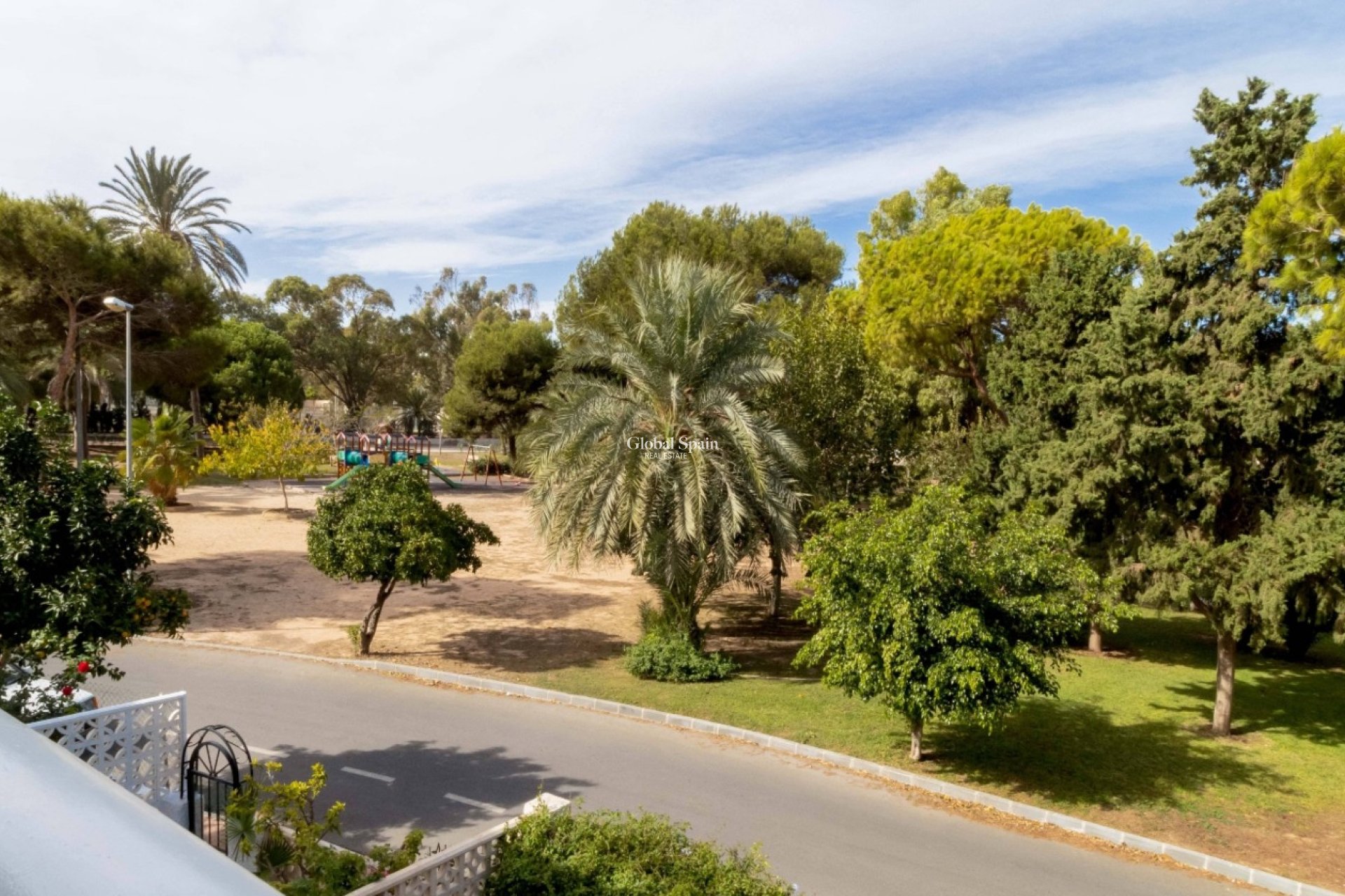 Wederverkoop - HUIS -
ORIHUELA COSTA - La Zenia
