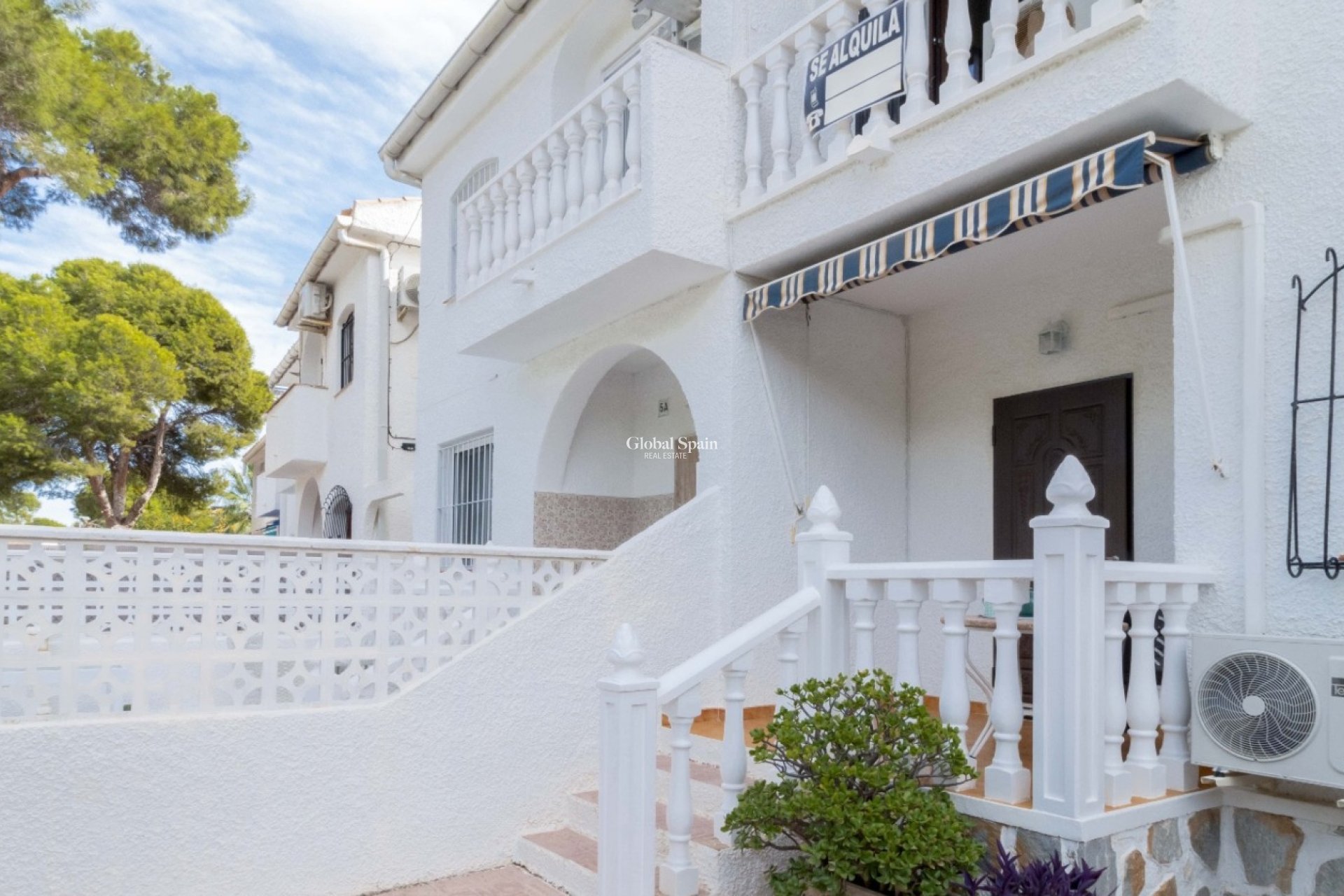 Wederverkoop - HUIS -
ORIHUELA COSTA - La Zenia