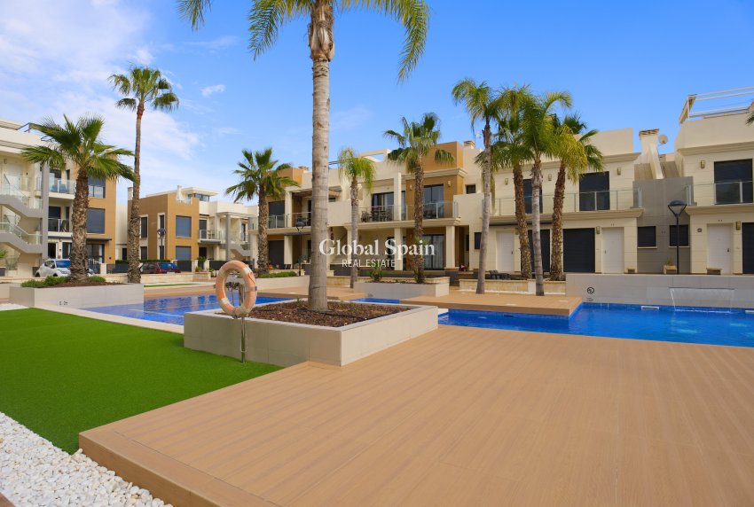 Wederverkoop - HUIS -
ORIHUELA COSTA - La Zenia