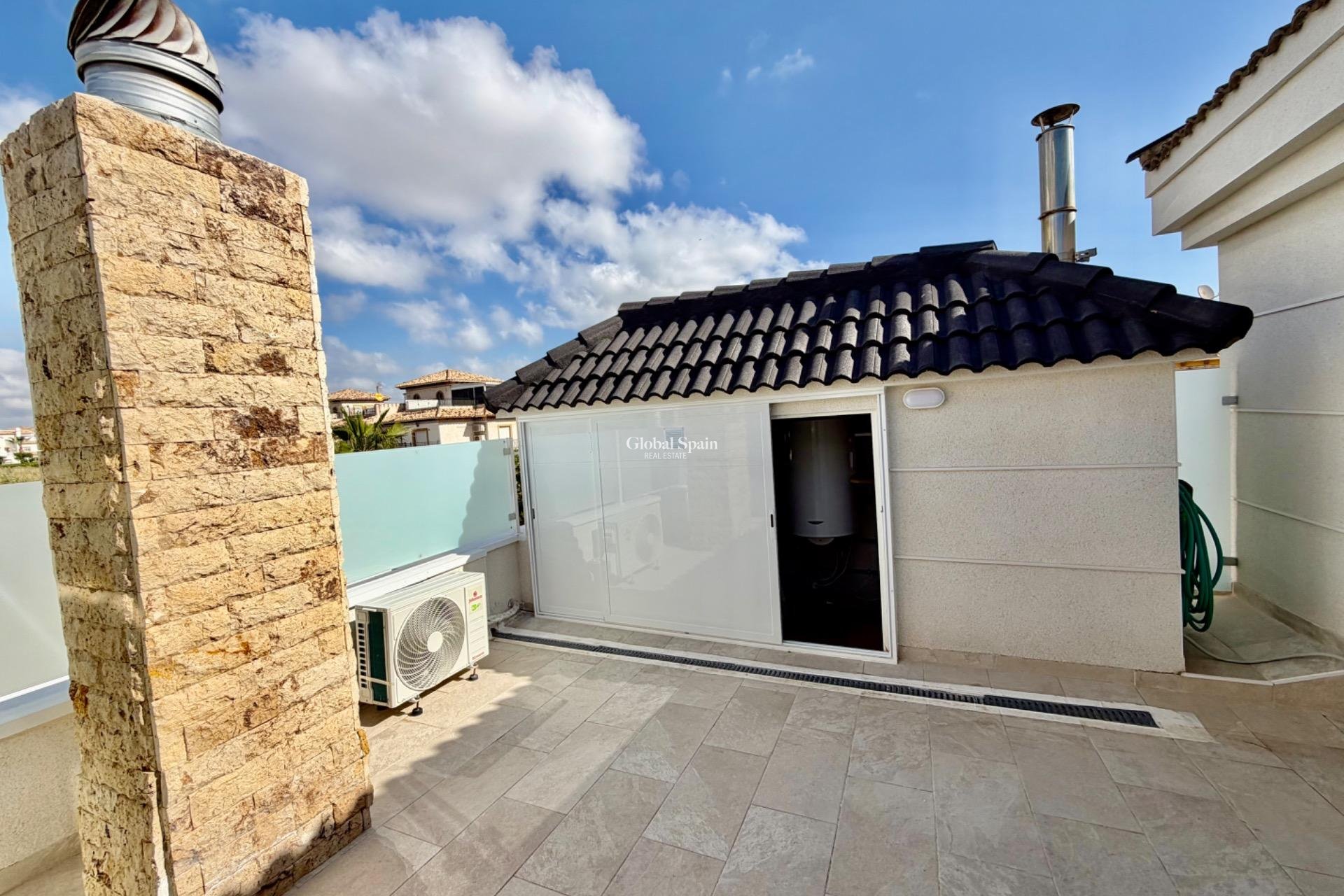 Wederverkoop - HUIS -
ORIHUELA COSTA - La Zenia