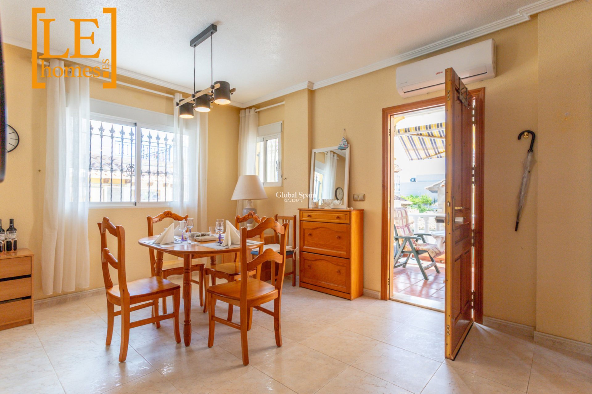 Wederverkoop - HUIS -
ORIHUELA COSTA - La Zenia