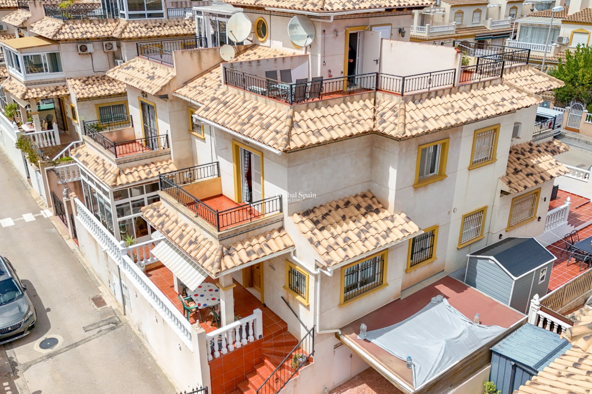 Wederverkoop - HUIS -
ORIHUELA COSTA - La Zenia