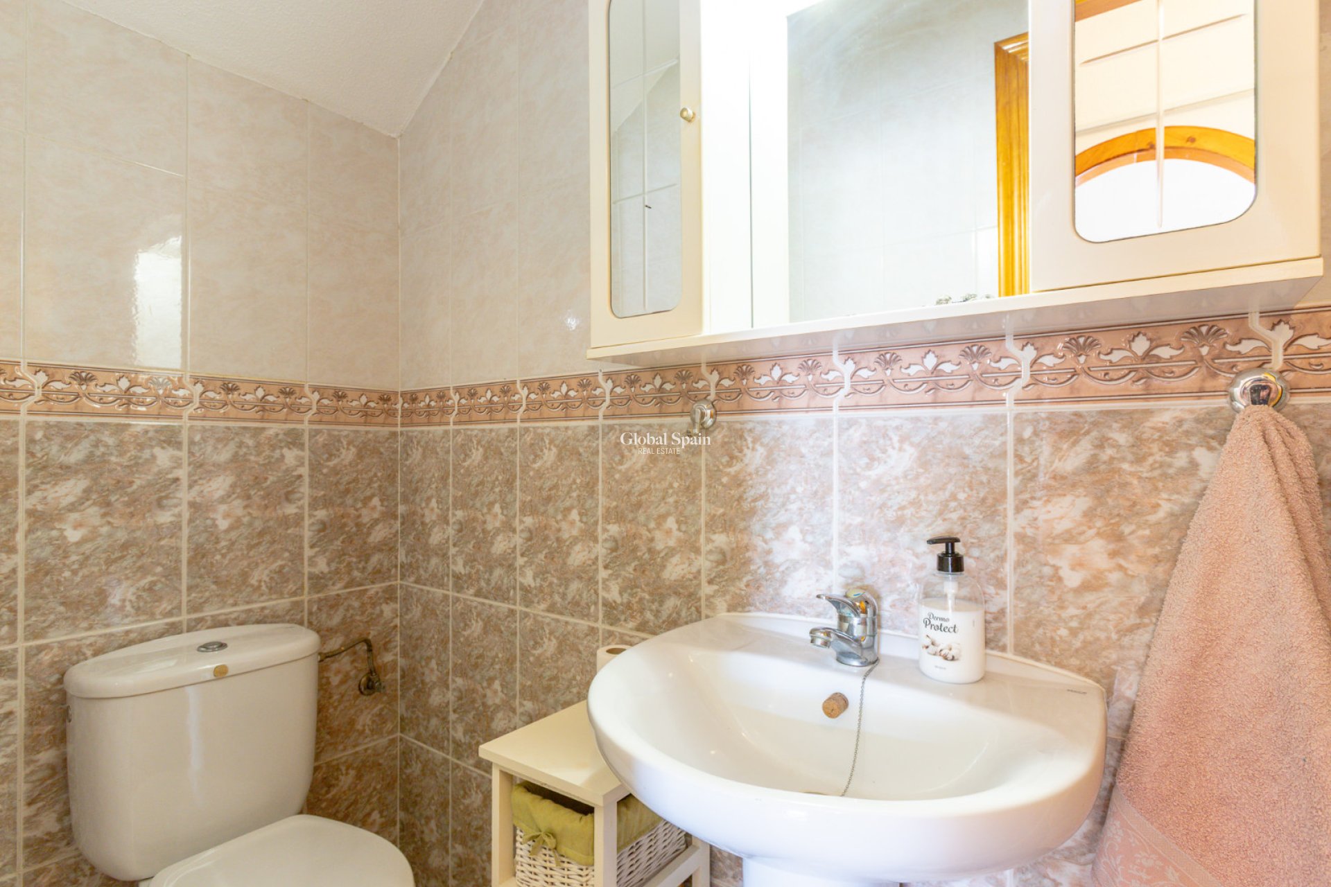 Wederverkoop - HUIS -
ORIHUELA COSTA - La Zenia