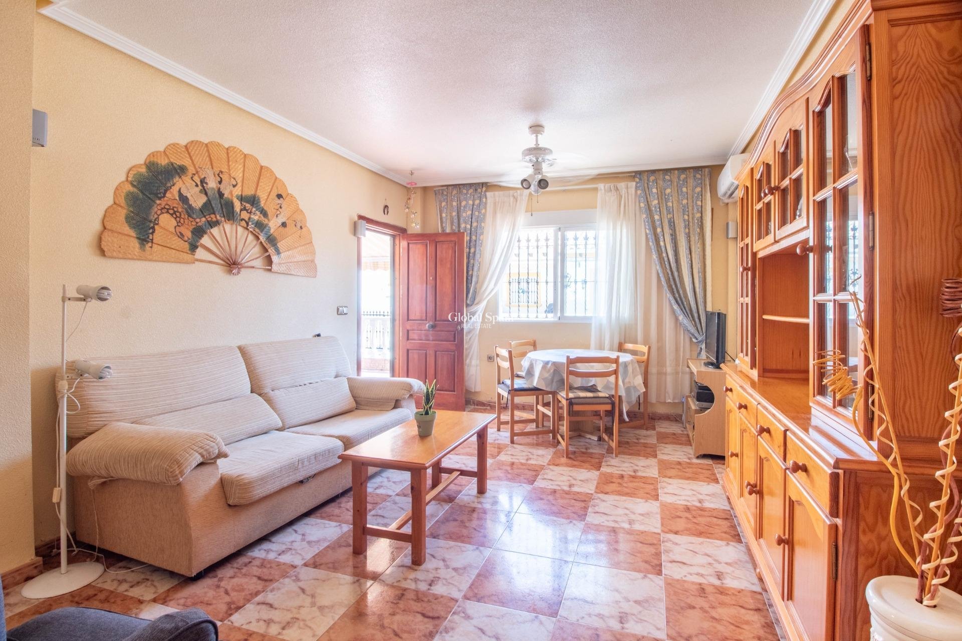 Wederverkoop - HUIS -
ORIHUELA COSTA - La Zenia