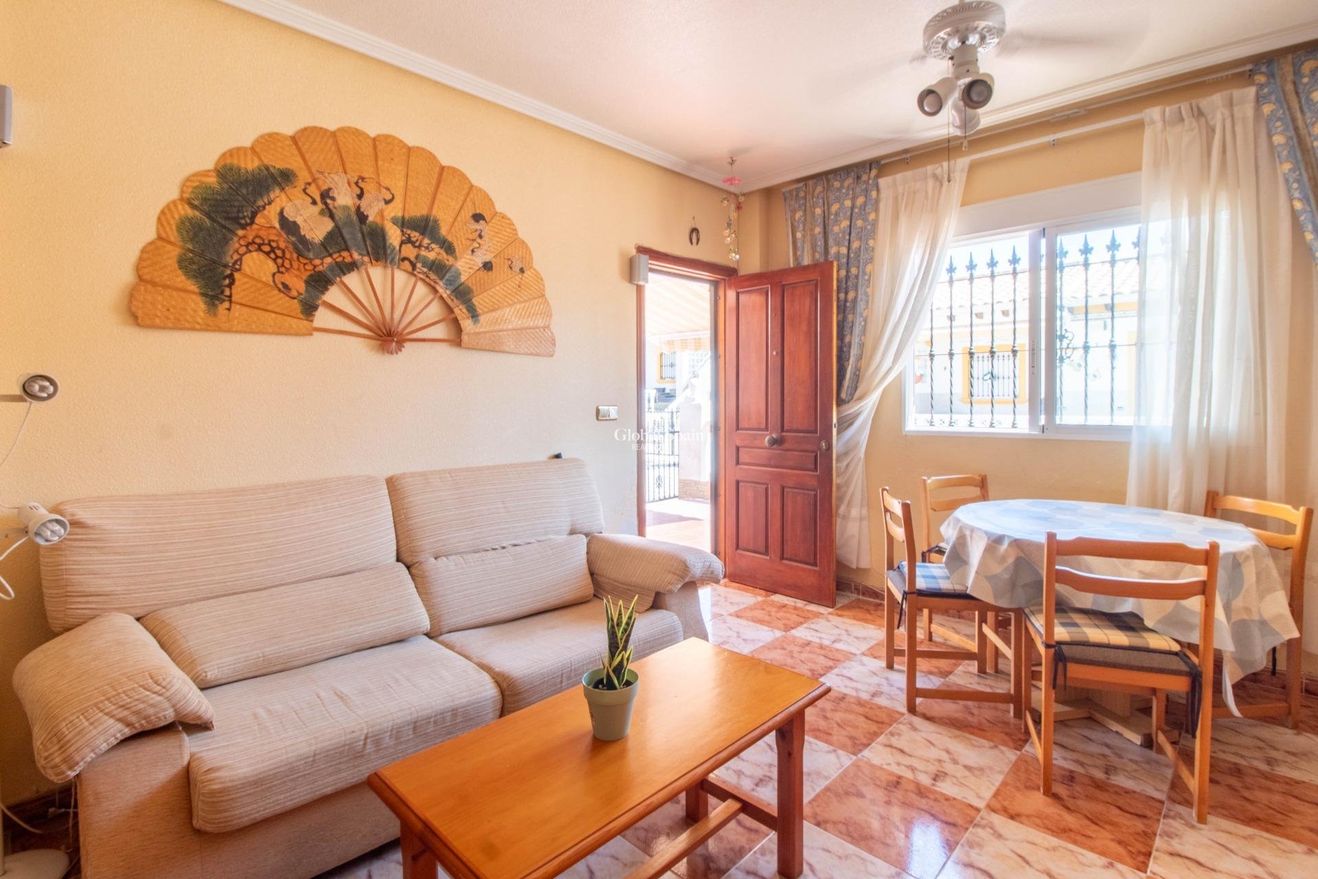 Wederverkoop - HUIS -
ORIHUELA COSTA - La Zenia