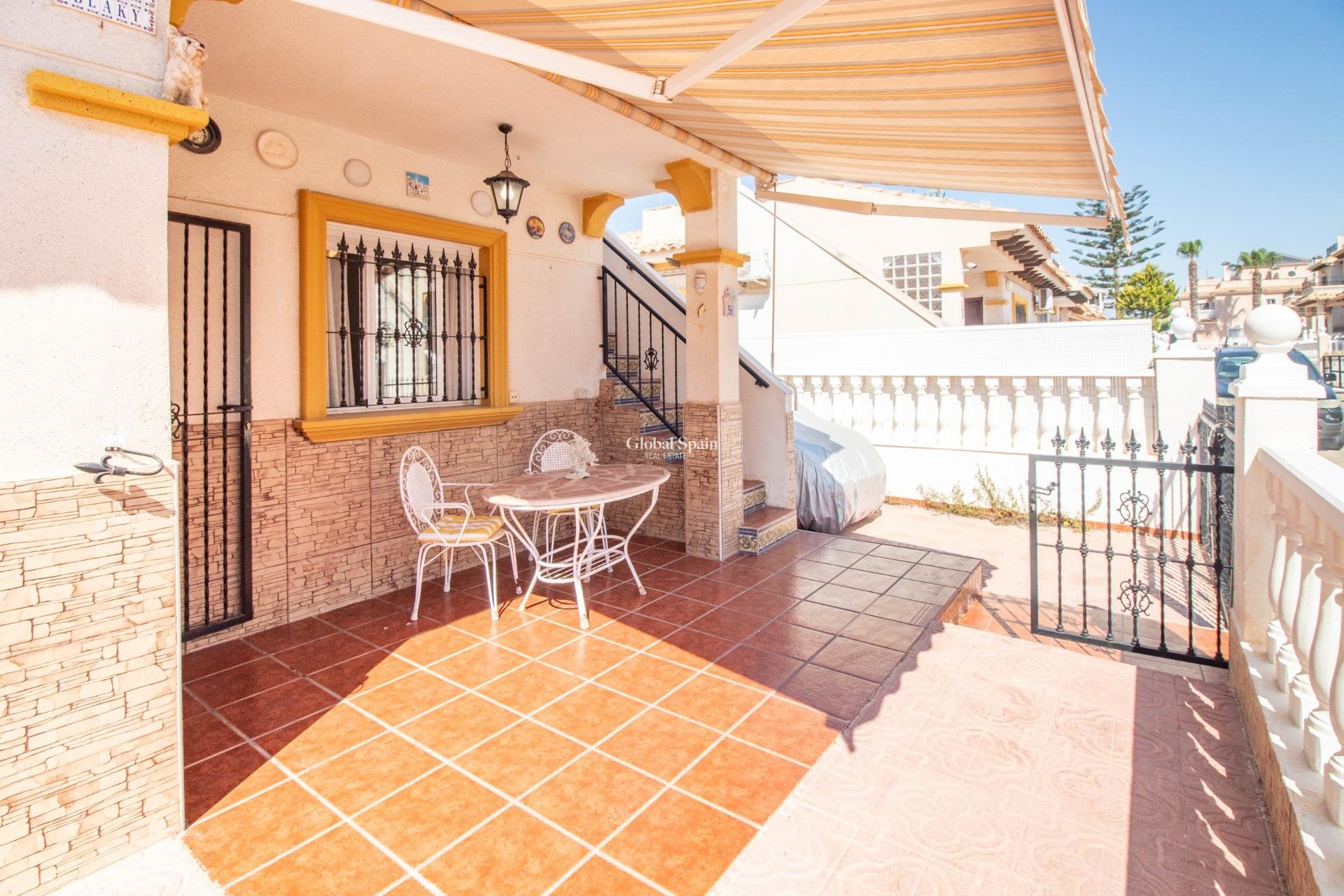Wederverkoop - HUIS -
ORIHUELA COSTA - La Zenia