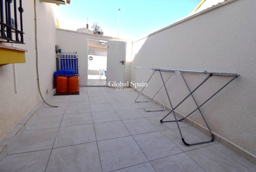 Wederverkoop - HUIS -
ORIHUELA COSTA - La Zenia