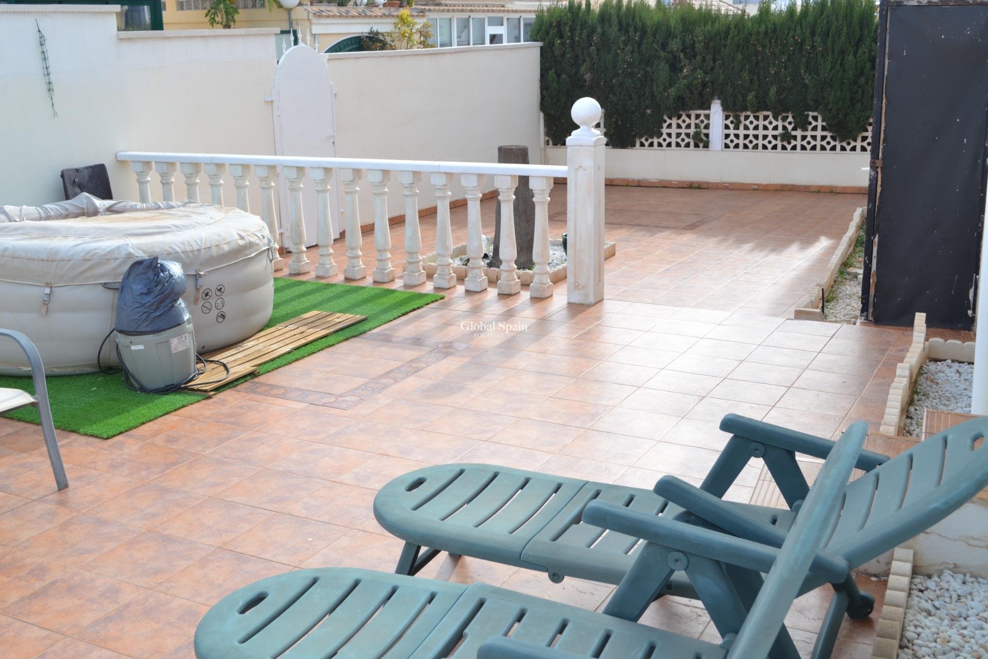 Wederverkoop - HUIS -
ORIHUELA COSTA - La Zenia