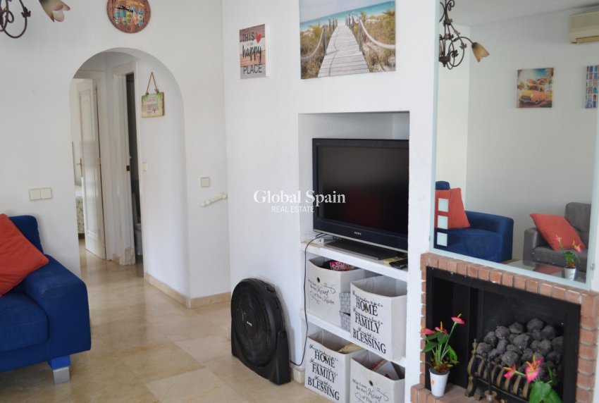 Wederverkoop - HUIS -
ORIHUELA COSTA - La Zenia
