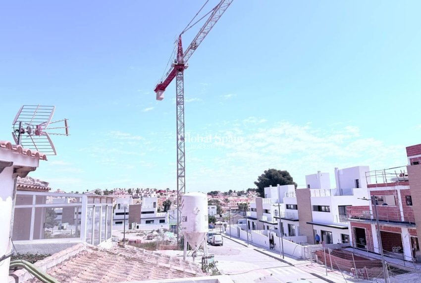 Wederverkoop - HUIS -
ORIHUELA COSTA - Las Filipinas