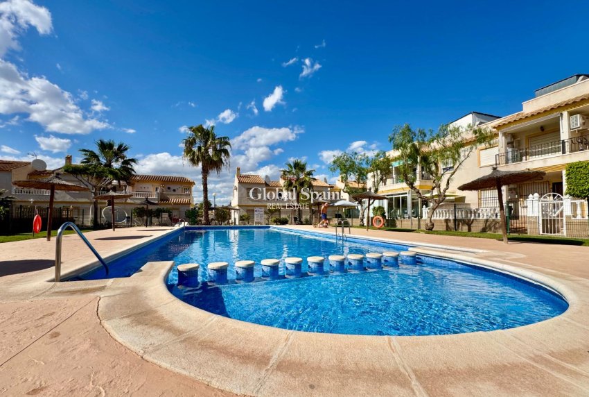 Wederverkoop - HUIS -
ORIHUELA COSTA - Las Filipinas
