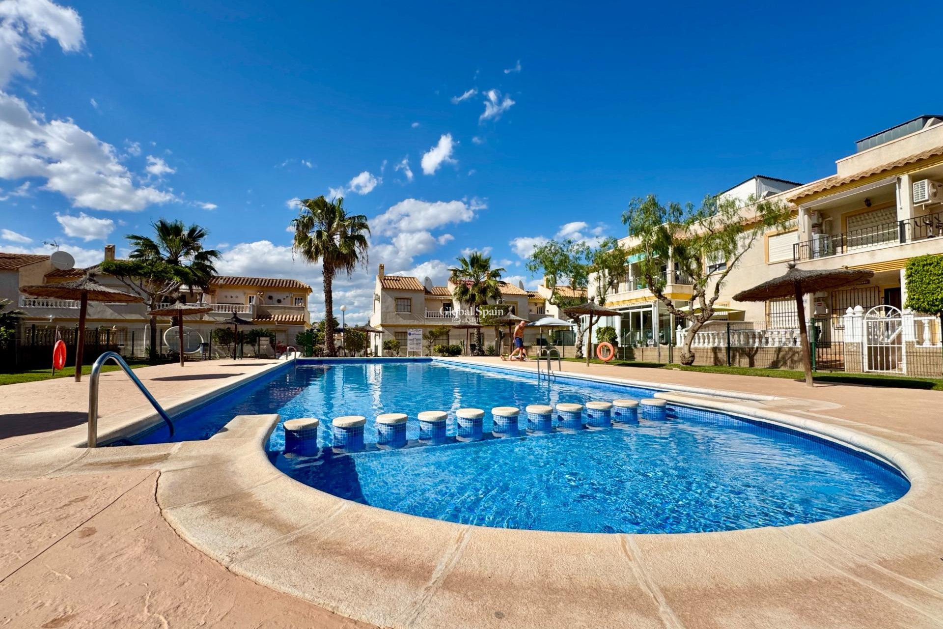 Wederverkoop - HUIS -
ORIHUELA COSTA - Las Filipinas