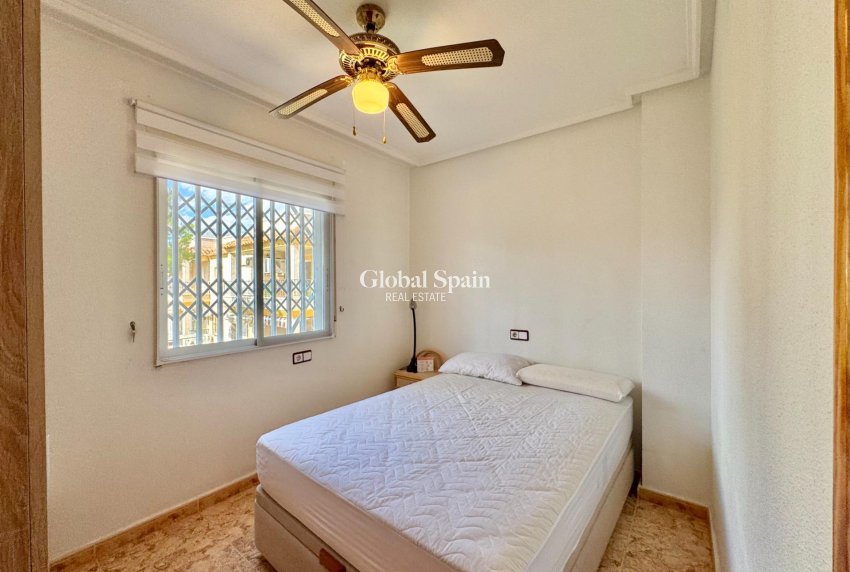 Wederverkoop - HUIS -
ORIHUELA COSTA - Las Filipinas