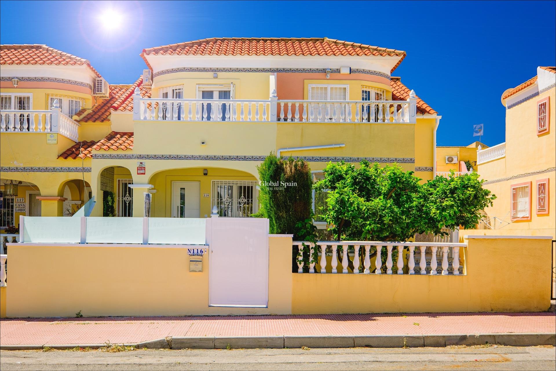 Wederverkoop - HUIS -
ORIHUELA COSTA - Las Filipinas