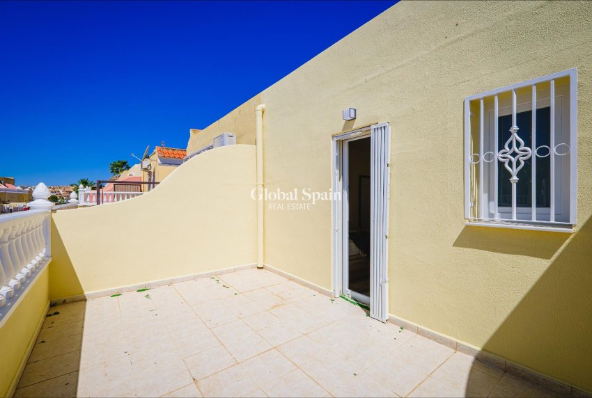 Wederverkoop - HUIS -
ORIHUELA COSTA - Las Filipinas