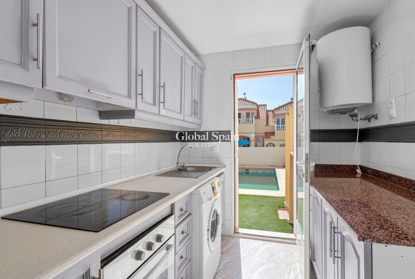 Wederverkoop - HUIS -
ORIHUELA COSTA - Las Filipinas