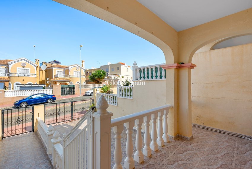 Wederverkoop - HUIS -
ORIHUELA COSTA - Las Filipinas