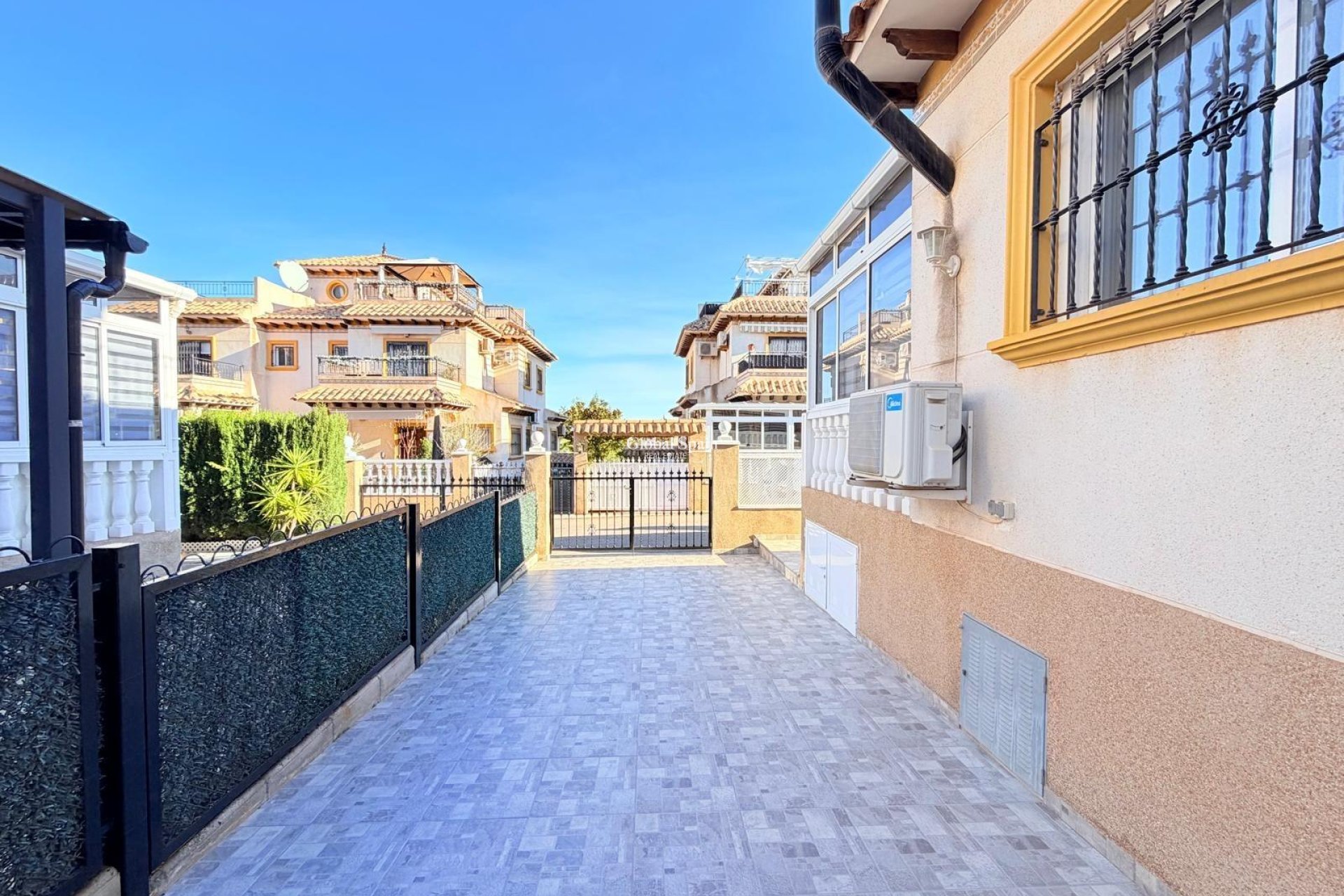 Wederverkoop - HUIS -
ORIHUELA COSTA - Las Filipinas