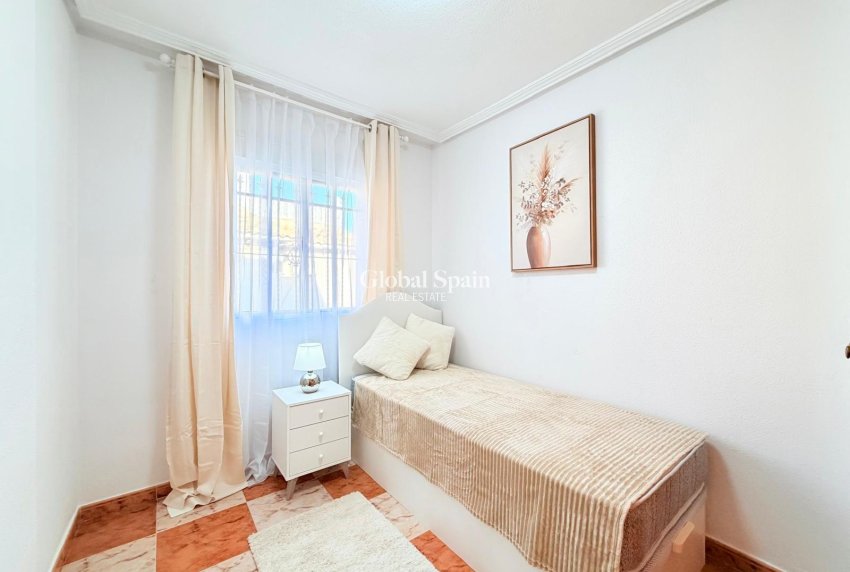 Wederverkoop - HUIS -
ORIHUELA COSTA - Las Filipinas