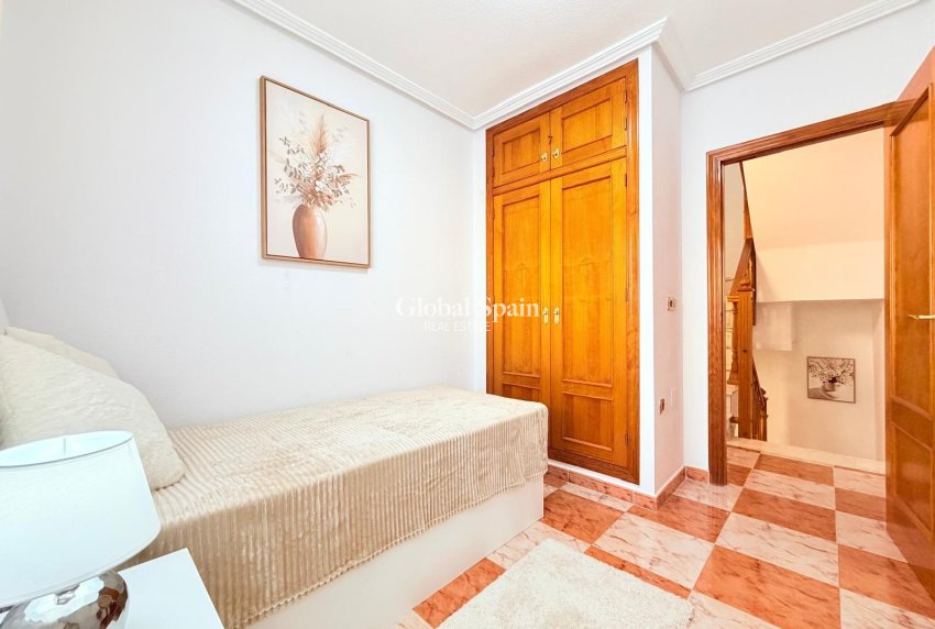 Wederverkoop - HUIS -
ORIHUELA COSTA - Las Filipinas