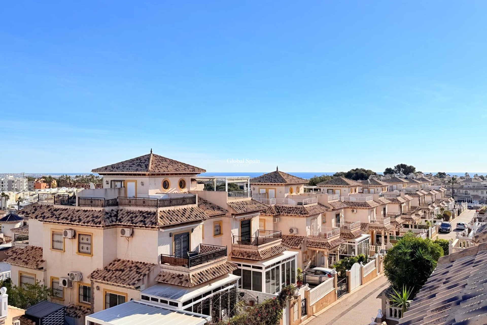 Wederverkoop - HUIS -
ORIHUELA COSTA - Las Filipinas