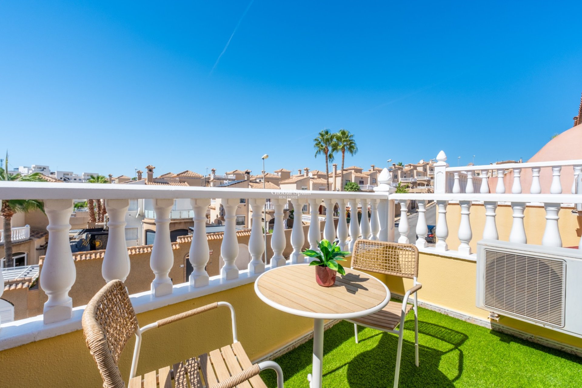 Wederverkoop - HUIS -
ORIHUELA COSTA - Las Filipinas