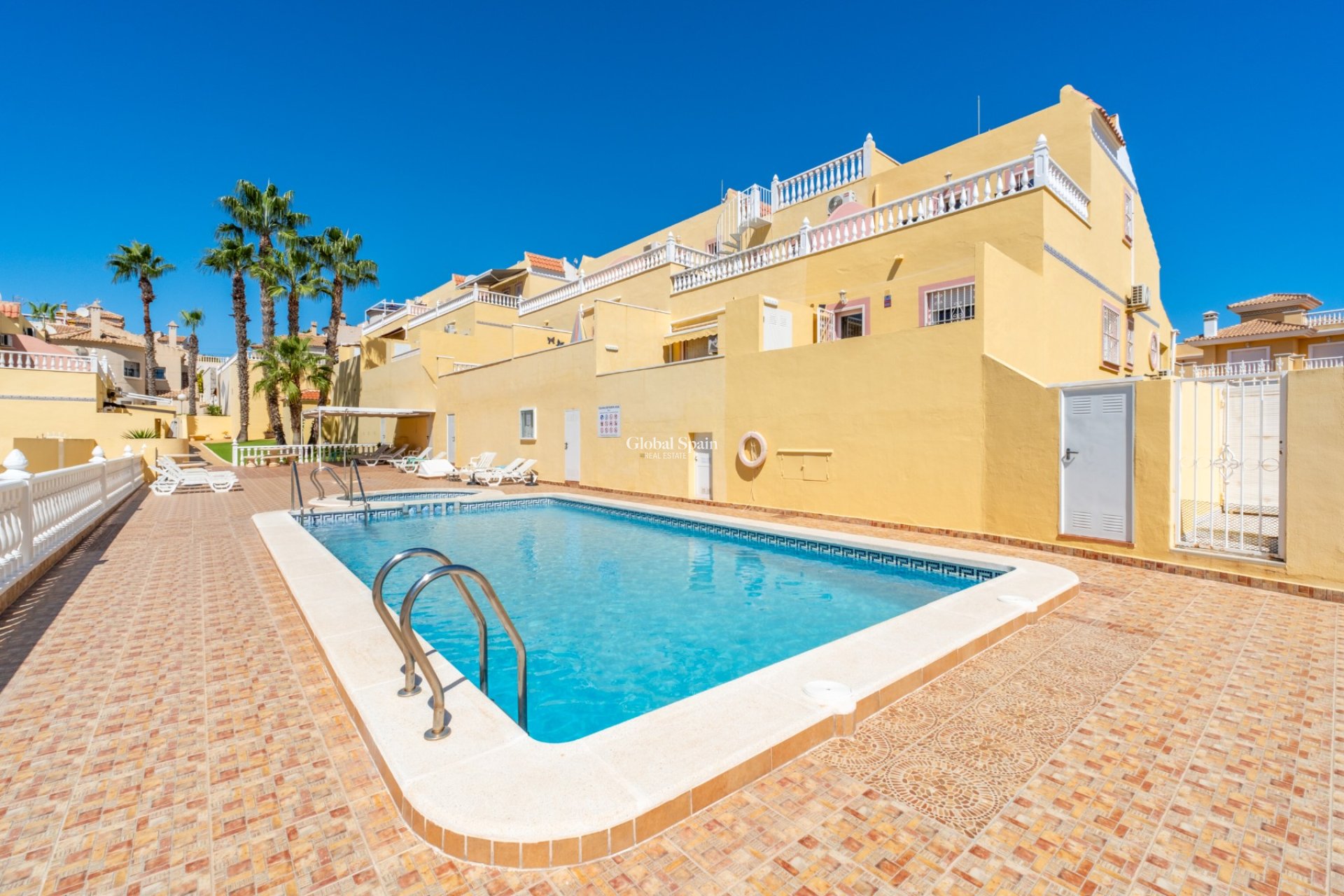 Wederverkoop - HUIS -
ORIHUELA COSTA - Las Filipinas