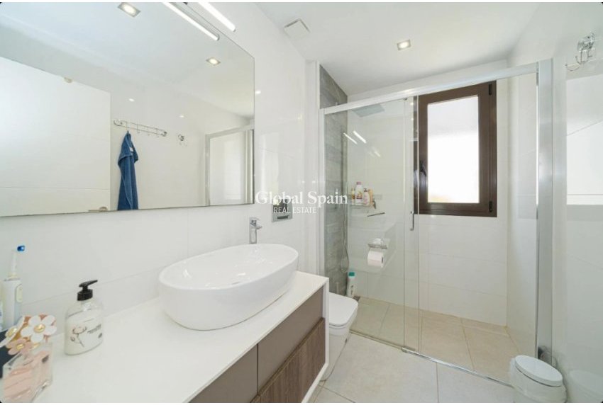 Wederverkoop - Huis -
ORIHUELA COSTA - Lomas de Cabo Roig