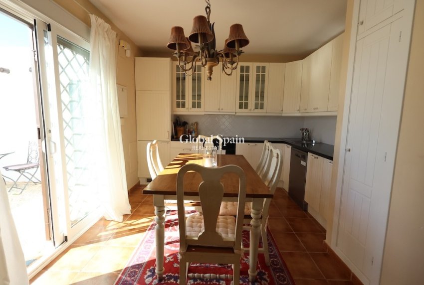 Wederverkoop - Huis -
ORIHUELA COSTA - Lomas de Campoamor