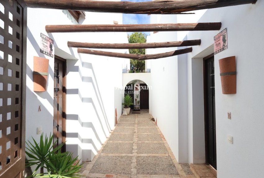 Wederverkoop - Huis -
ORIHUELA COSTA - Lomas de Campoamor