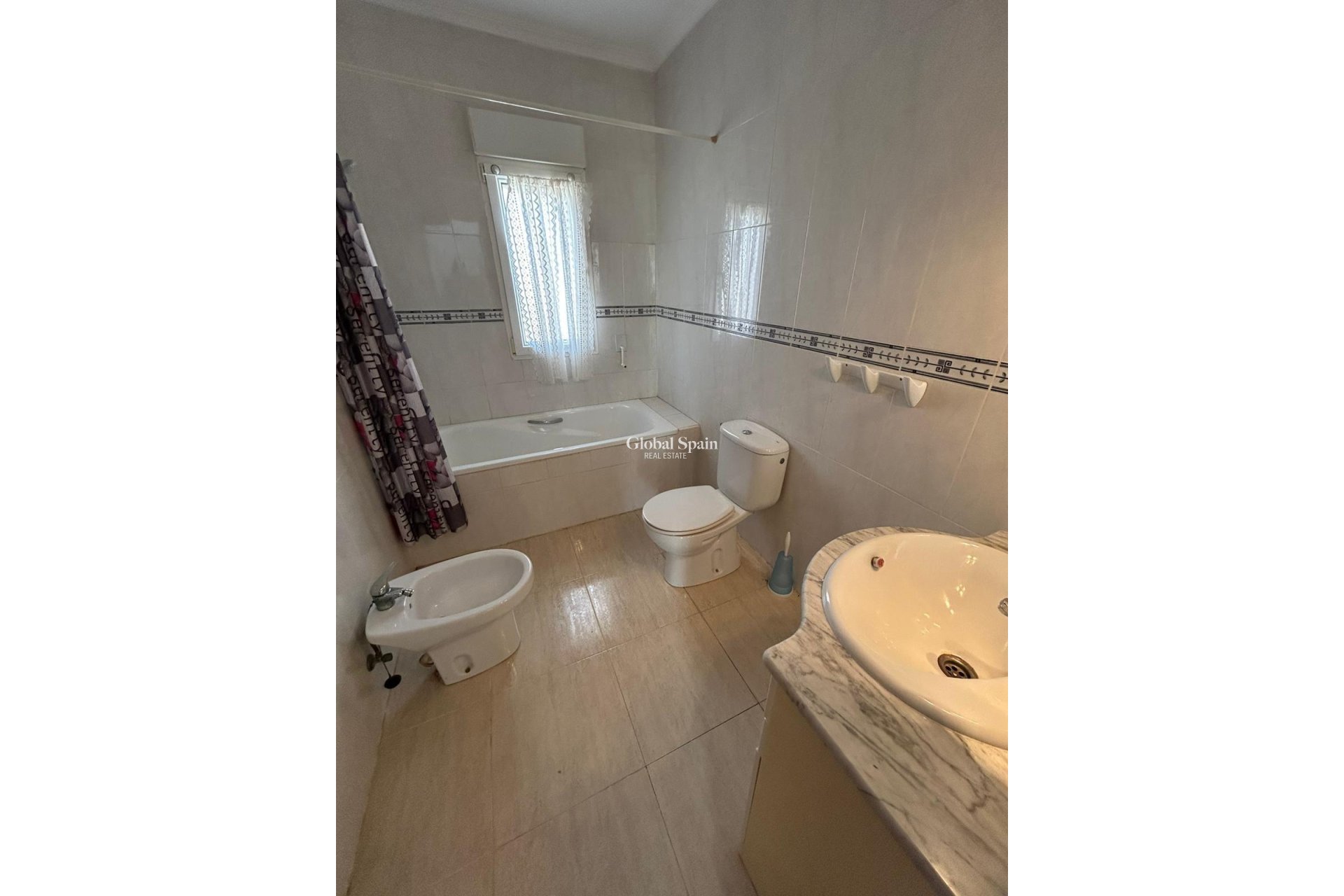 Wederverkoop - HUIS -
ORIHUELA COSTA - Los Almendros-la Florida