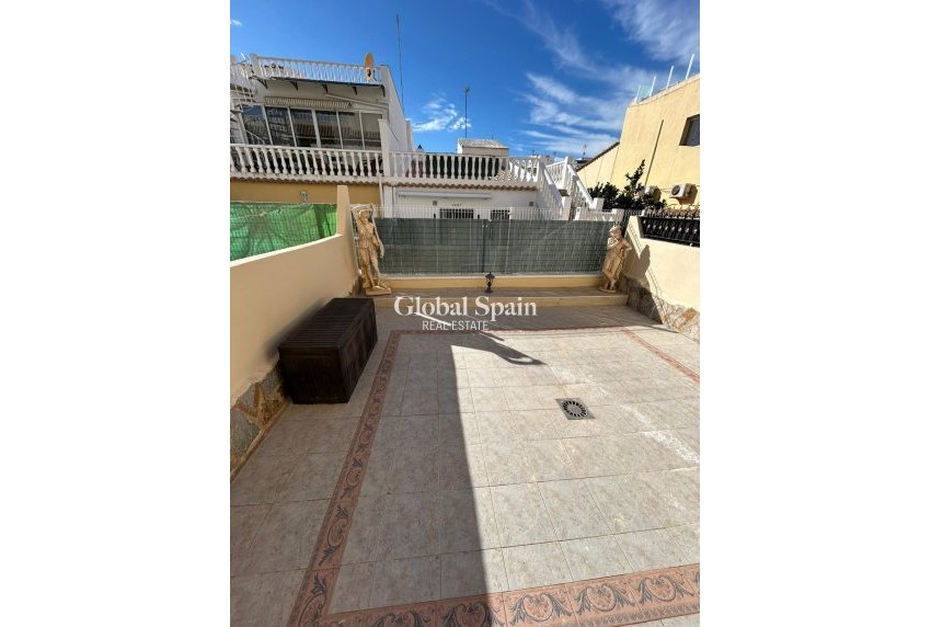 Wederverkoop - HUIS -
ORIHUELA COSTA - Los Almendros-la Florida