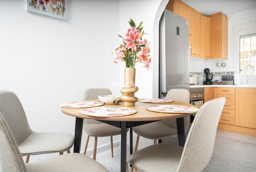 Wederverkoop - HUIS -
ORIHUELA COSTA - Los Almendros - La Florida