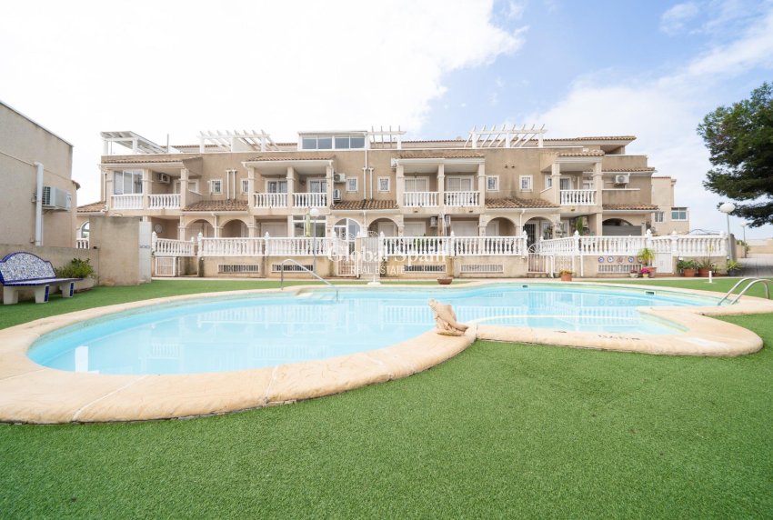 Wederverkoop - HUIS -
ORIHUELA COSTA - Los Almendros-la Florida