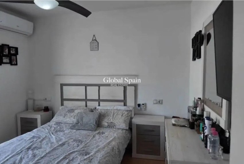 Wederverkoop - HUIS -
ORIHUELA COSTA - Los Almendros-la Florida