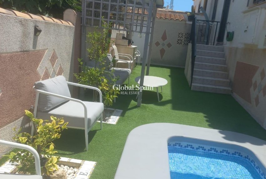 Wederverkoop - HUIS -
ORIHUELA COSTA - Los Almendros-la Florida