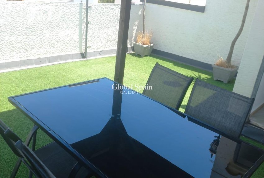 Wederverkoop - HUIS -
ORIHUELA COSTA - Los Almendros-la Florida