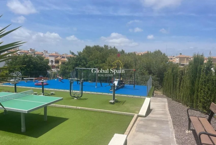Wederverkoop - HUIS -
ORIHUELA COSTA - Los Almendros-la Florida